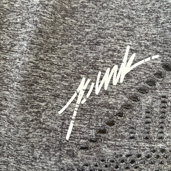 Victoria’s Secret PINK Gray Seamless Mesh Capri Leggings S - Picture 2 of 10